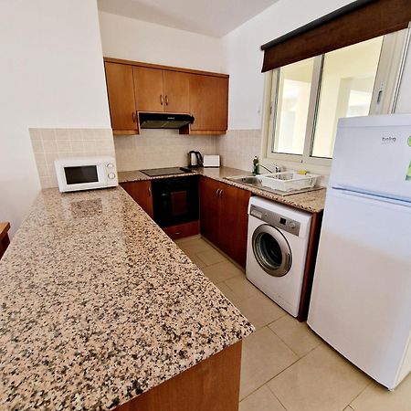 C5 Vanessa Poolside Apartment เปเยีย ภายนอก รูปภาพ