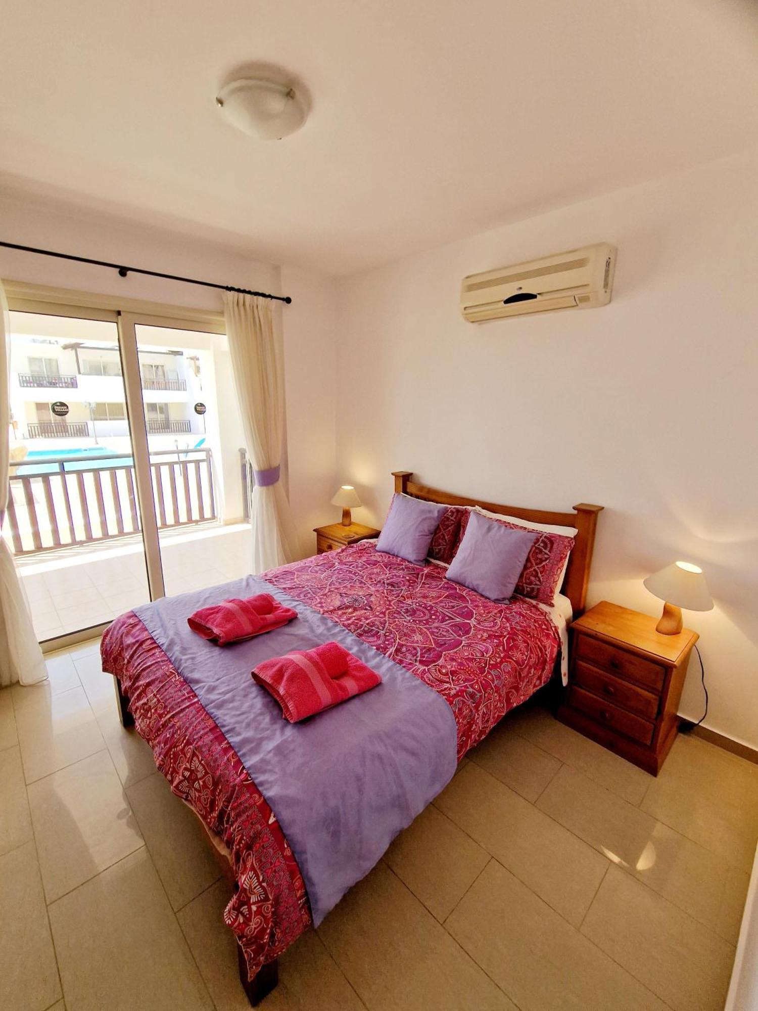 C5 Vanessa Poolside Apartment เปเยีย ภายนอก รูปภาพ